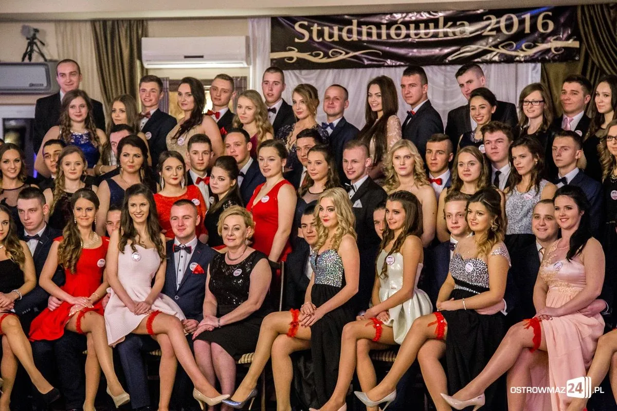 Studniówka Ekonomika 2016 - zobacz zdjęcia i wideo