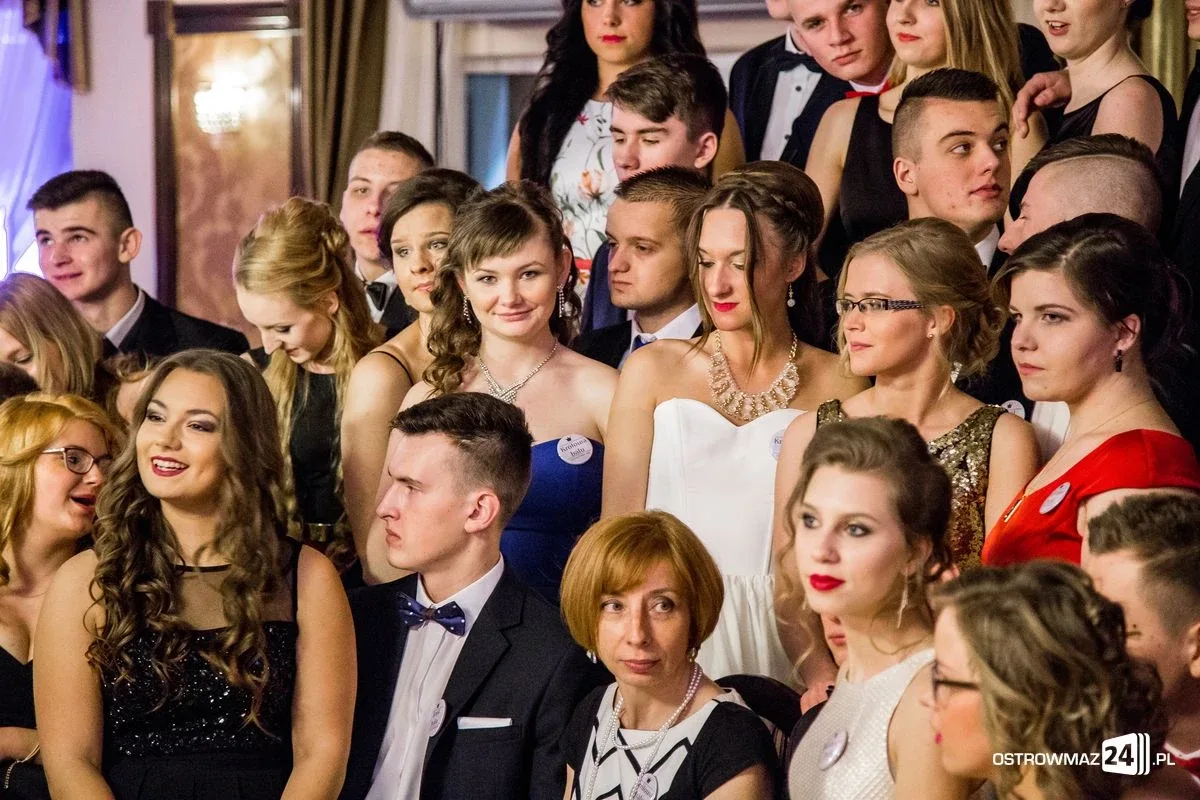 Studniówka Ekonomika 2016 - zobacz zdjęcia i wideo