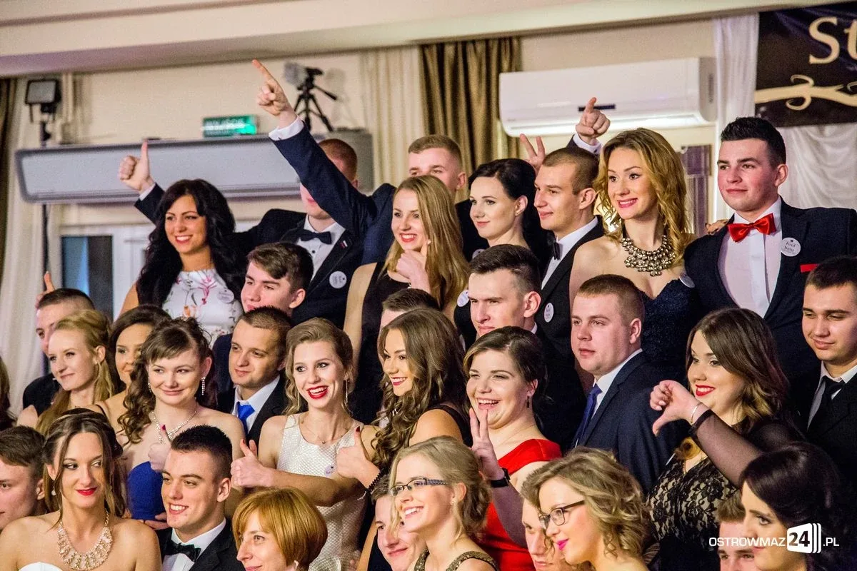 Studniówka Ekonomika 2016 - zobacz zdjęcia i wideo