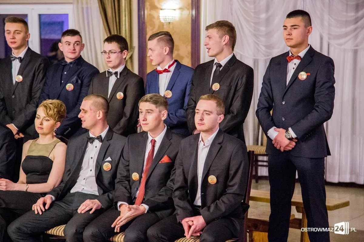 Studniówka Ekonomika 2016 - zobacz zdjęcia i wideo