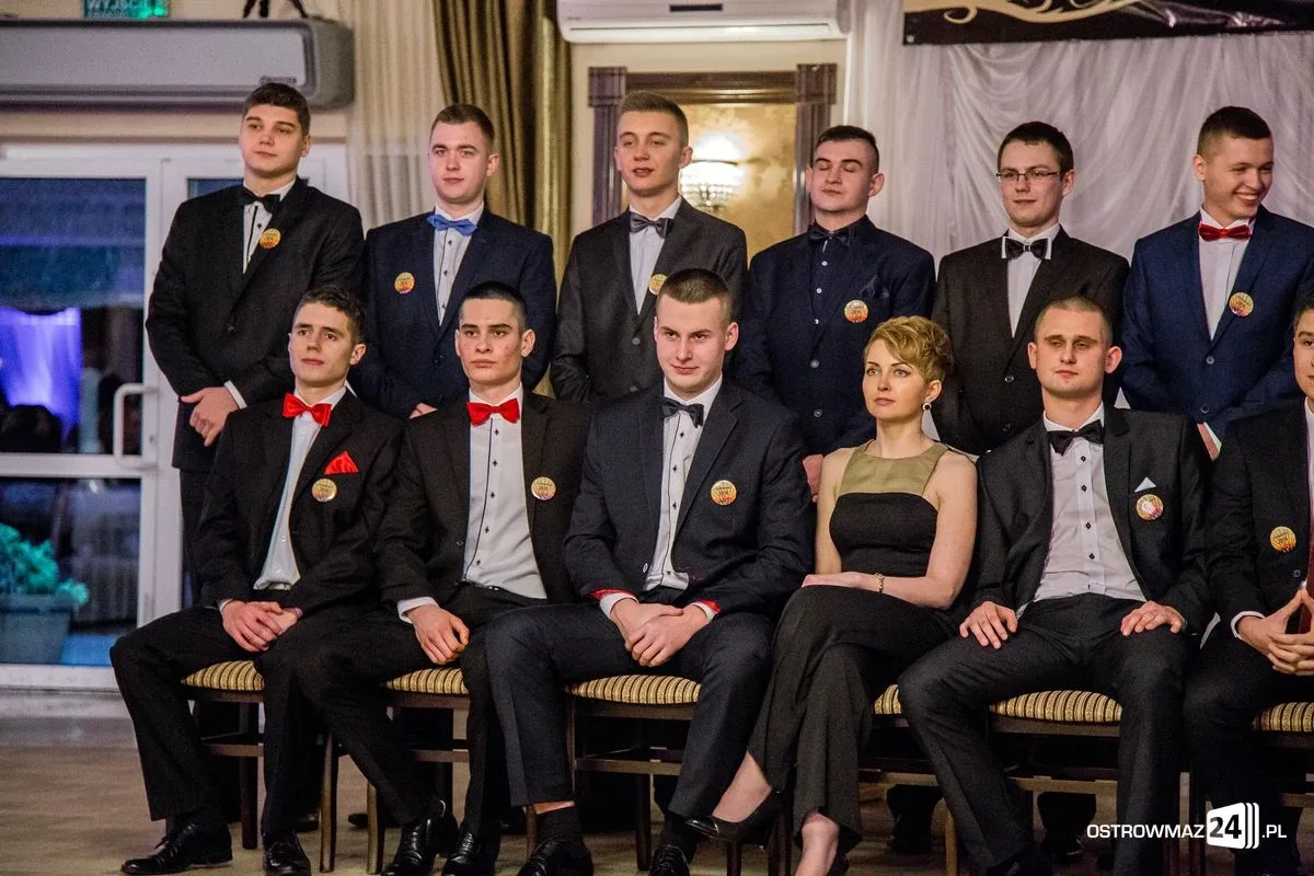 Studniówka Ekonomika 2016 - zobacz zdjęcia i wideo