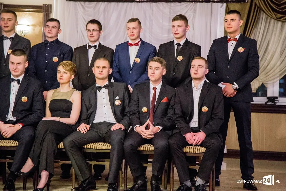 Studniówka Ekonomika 2016 - zobacz zdjęcia i wideo