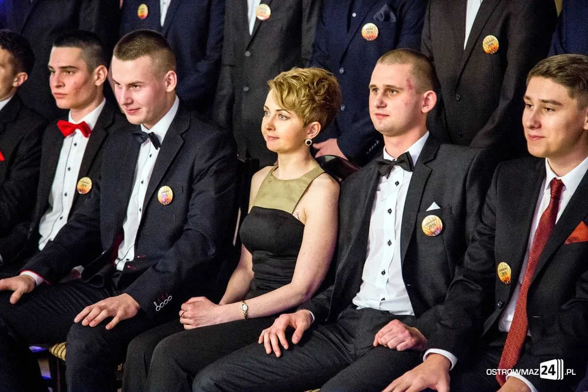 Studniówka Ekonomika 2016 - zobacz zdjęcia i wideo