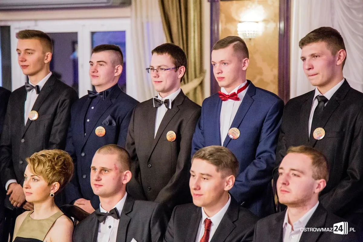 Studniówka Ekonomika 2016 - zobacz zdjęcia i wideo