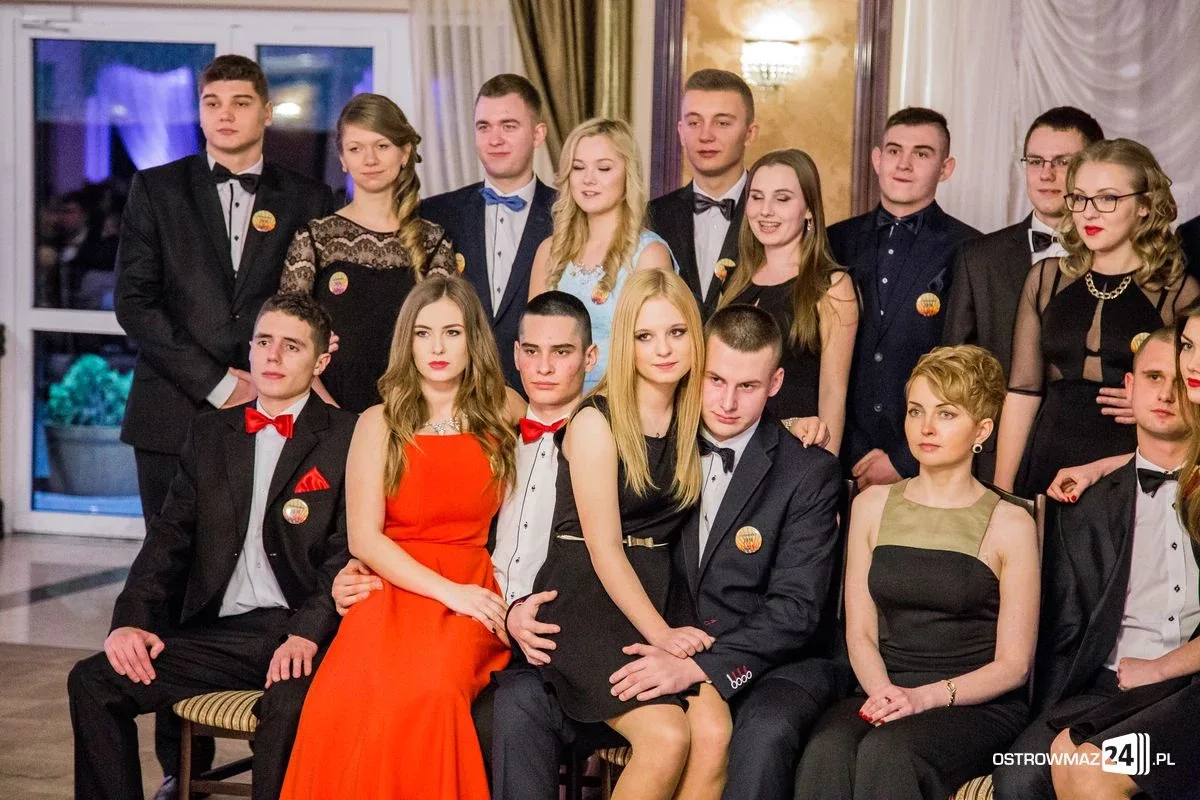 Studniówka Ekonomika 2016 - zobacz zdjęcia i wideo