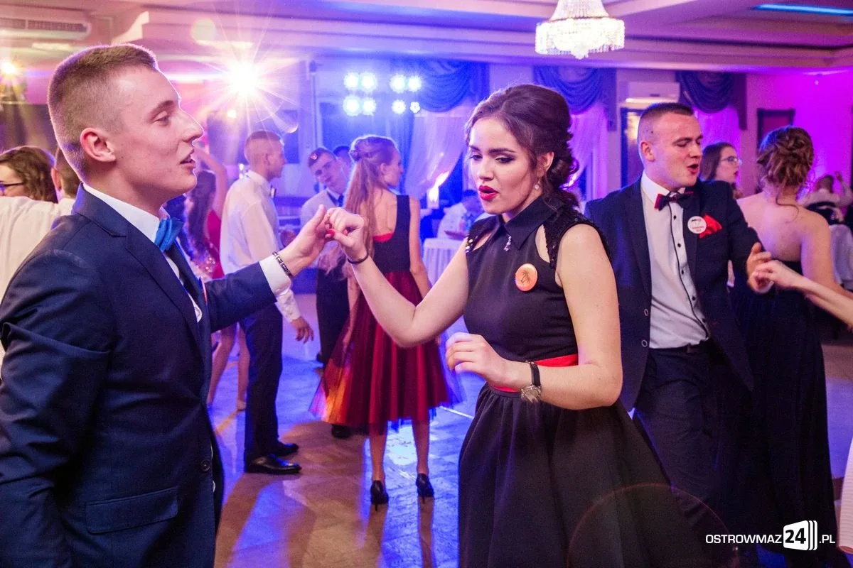 Studniówka Ekonomika 2016 - zobacz zdjęcia i wideo