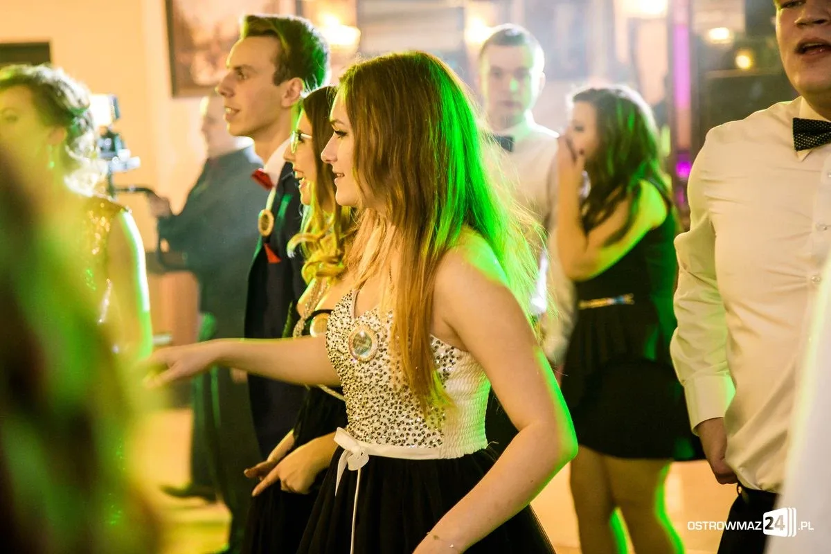 Studniówka Ekonomika 2016 - zobacz zdjęcia i wideo