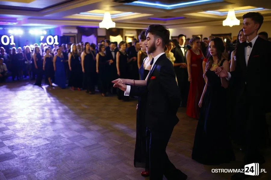 Podróż w czasie. Studniówka Kopernika 2015 (zdjęcia, wideo)