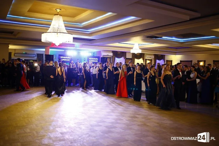 Podróż w czasie. Studniówka Kopernika 2015 (zdjęcia, wideo)