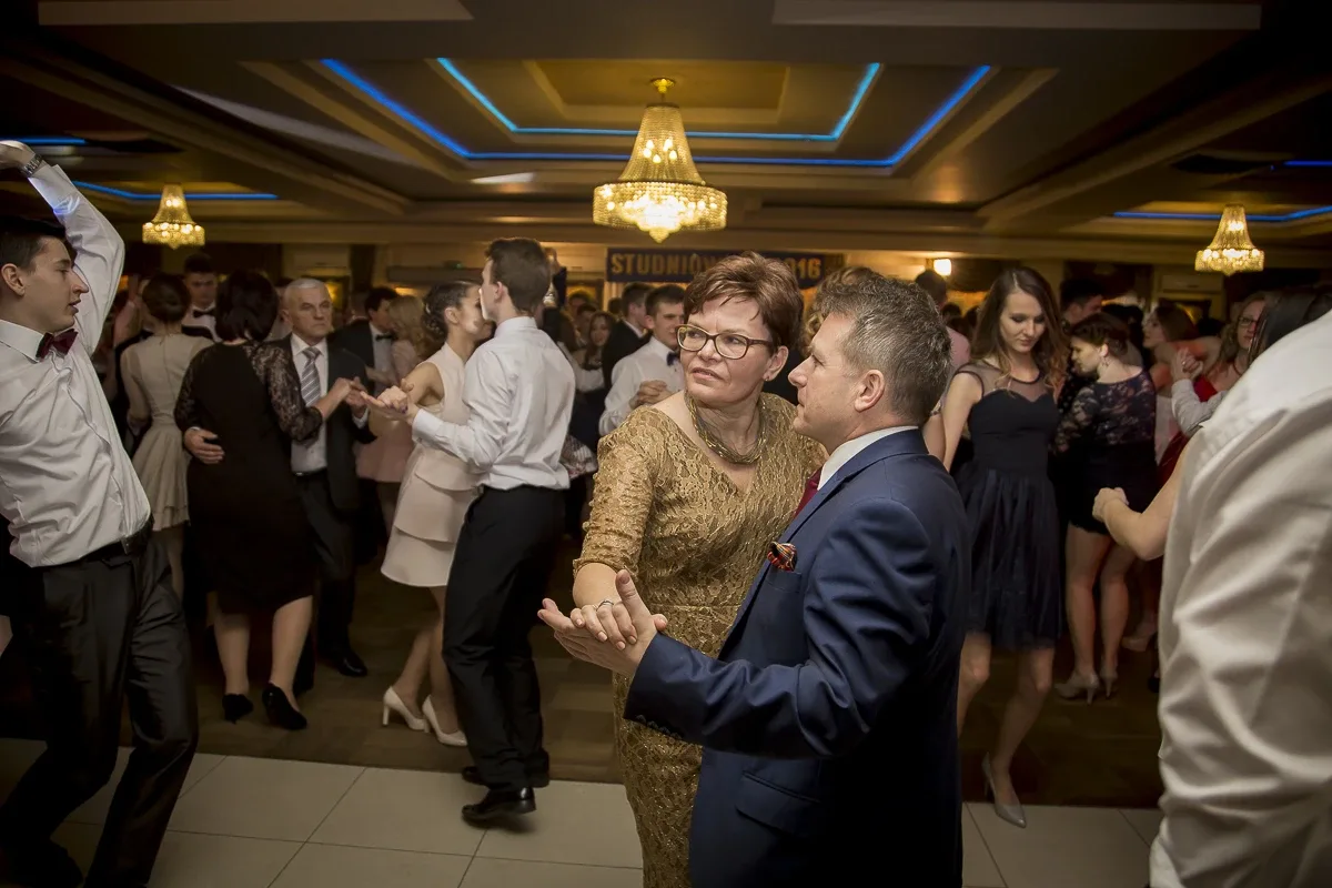 Studniówka LO im. Kopernika (zdjęcia, wideo)