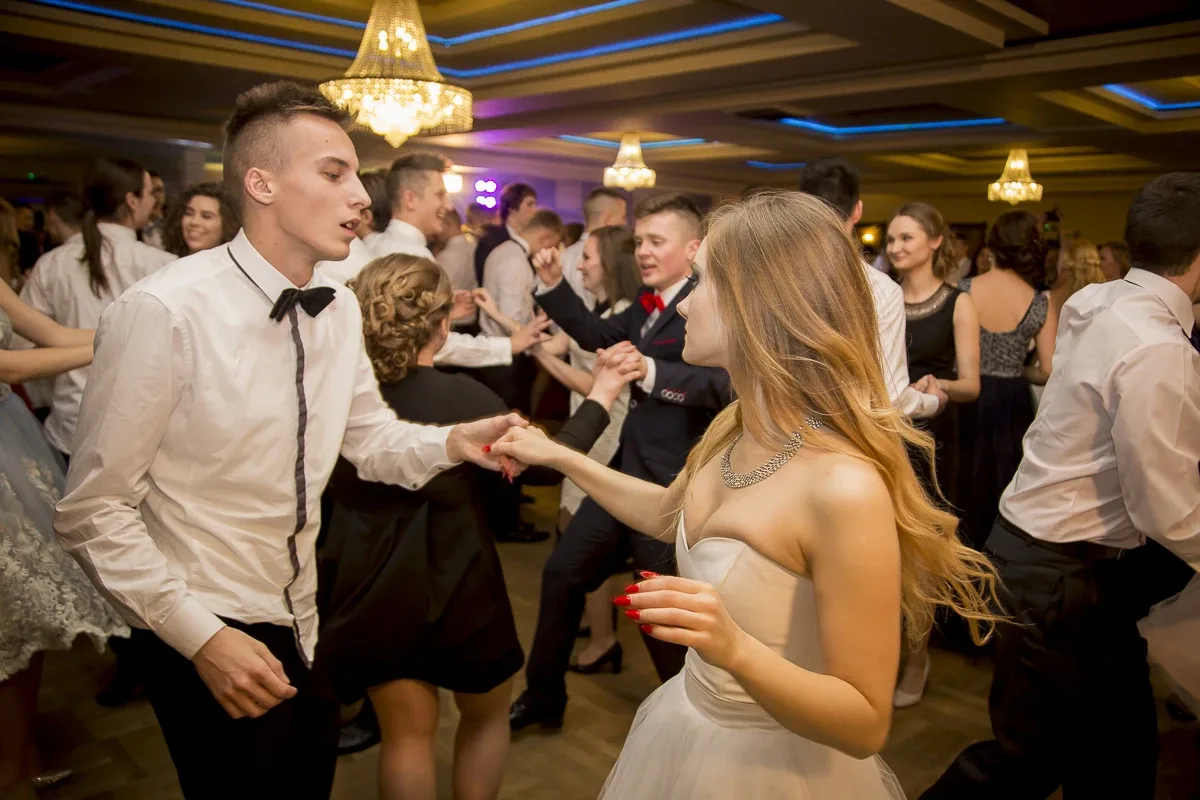 Studniówka LO im. Kopernika (zdjęcia, wideo)