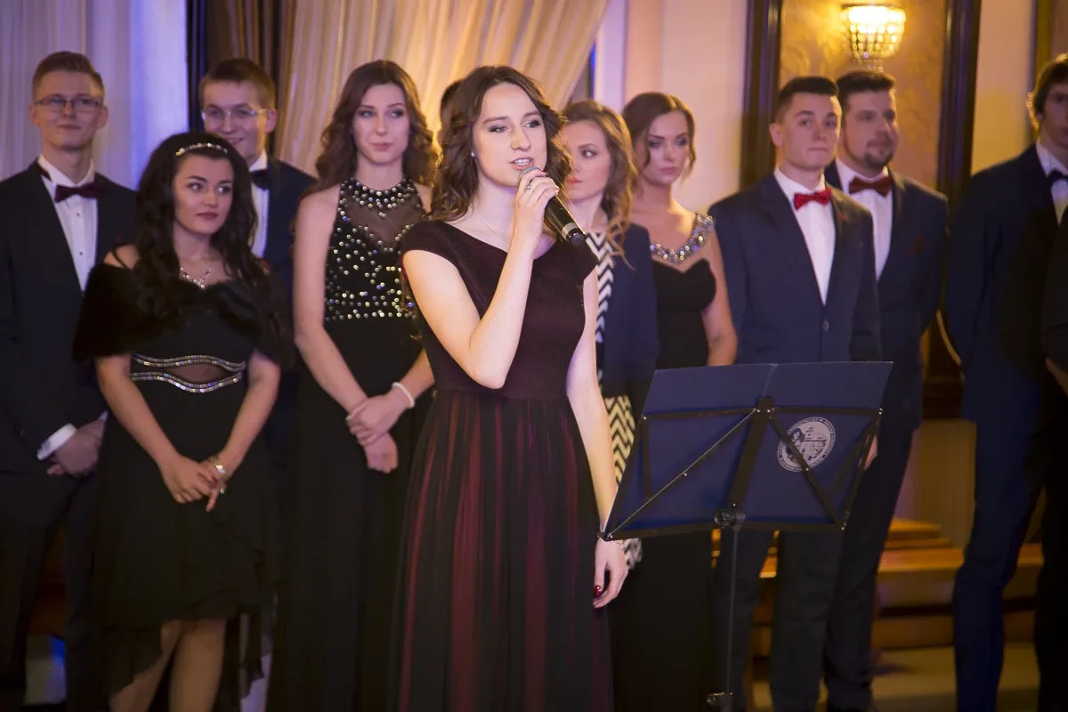 Studniówka LO im. Kopernika (zdjęcia, wideo)