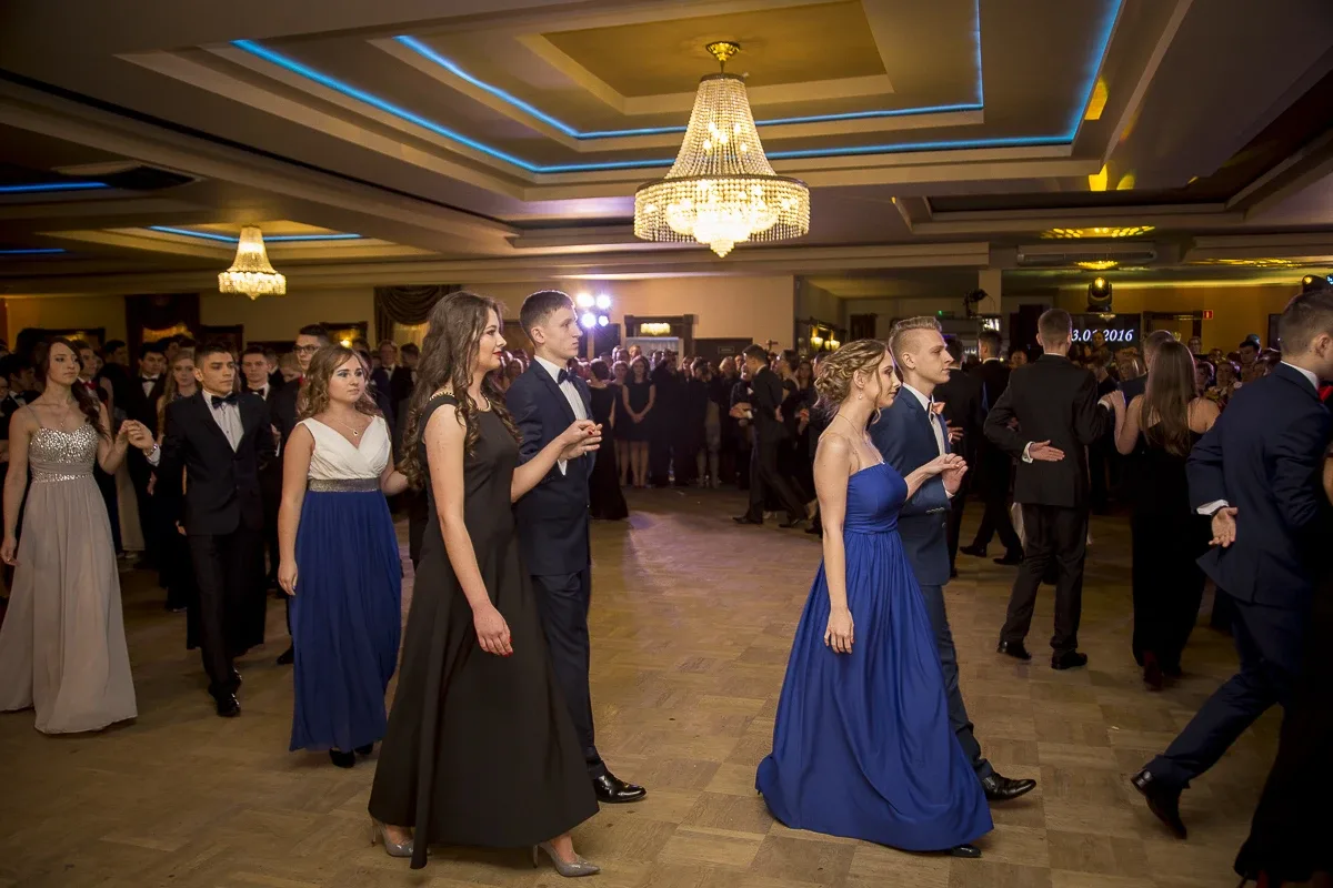 Studniówka LO im. Kopernika (zdjęcia, wideo)