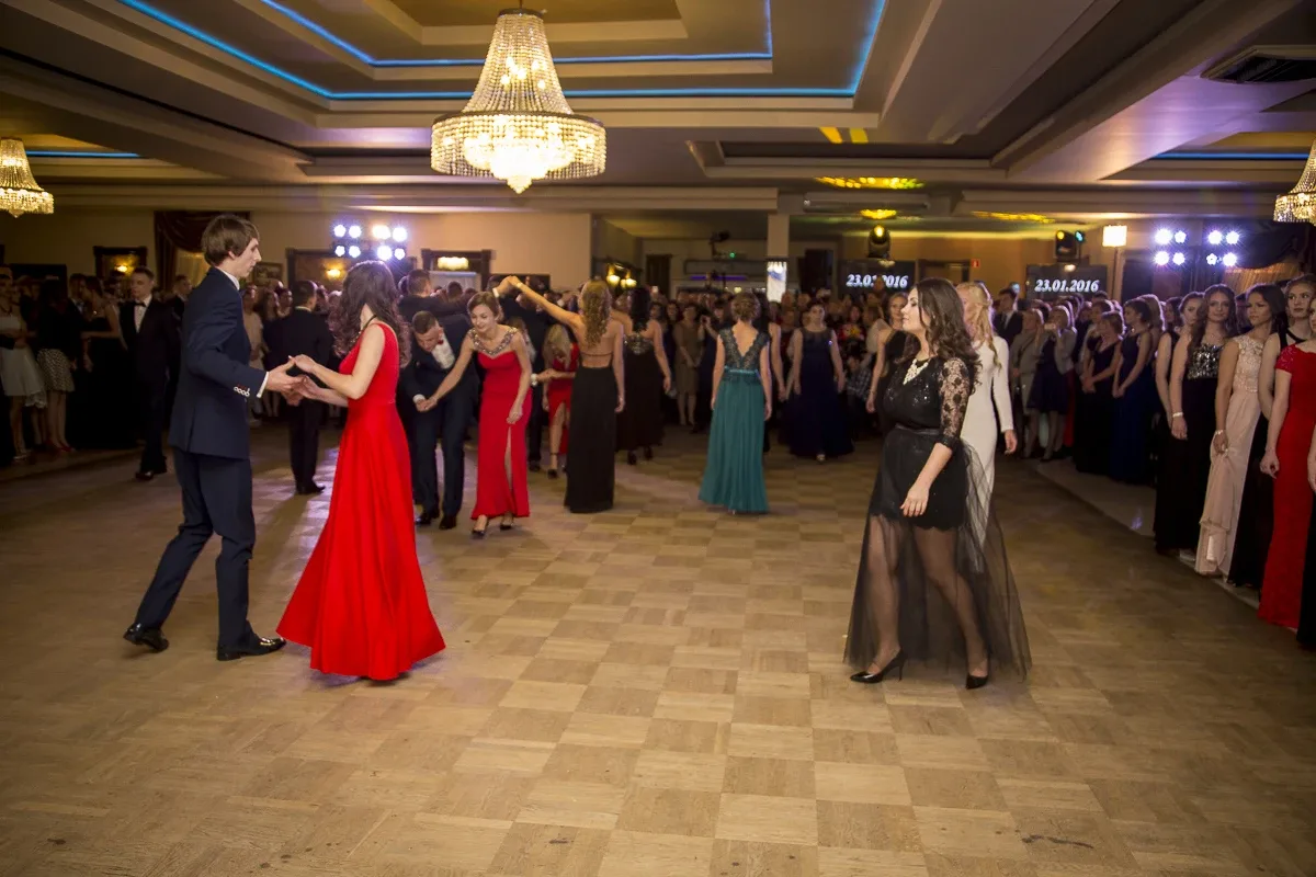 Studniówka LO im. Kopernika (zdjęcia, wideo)