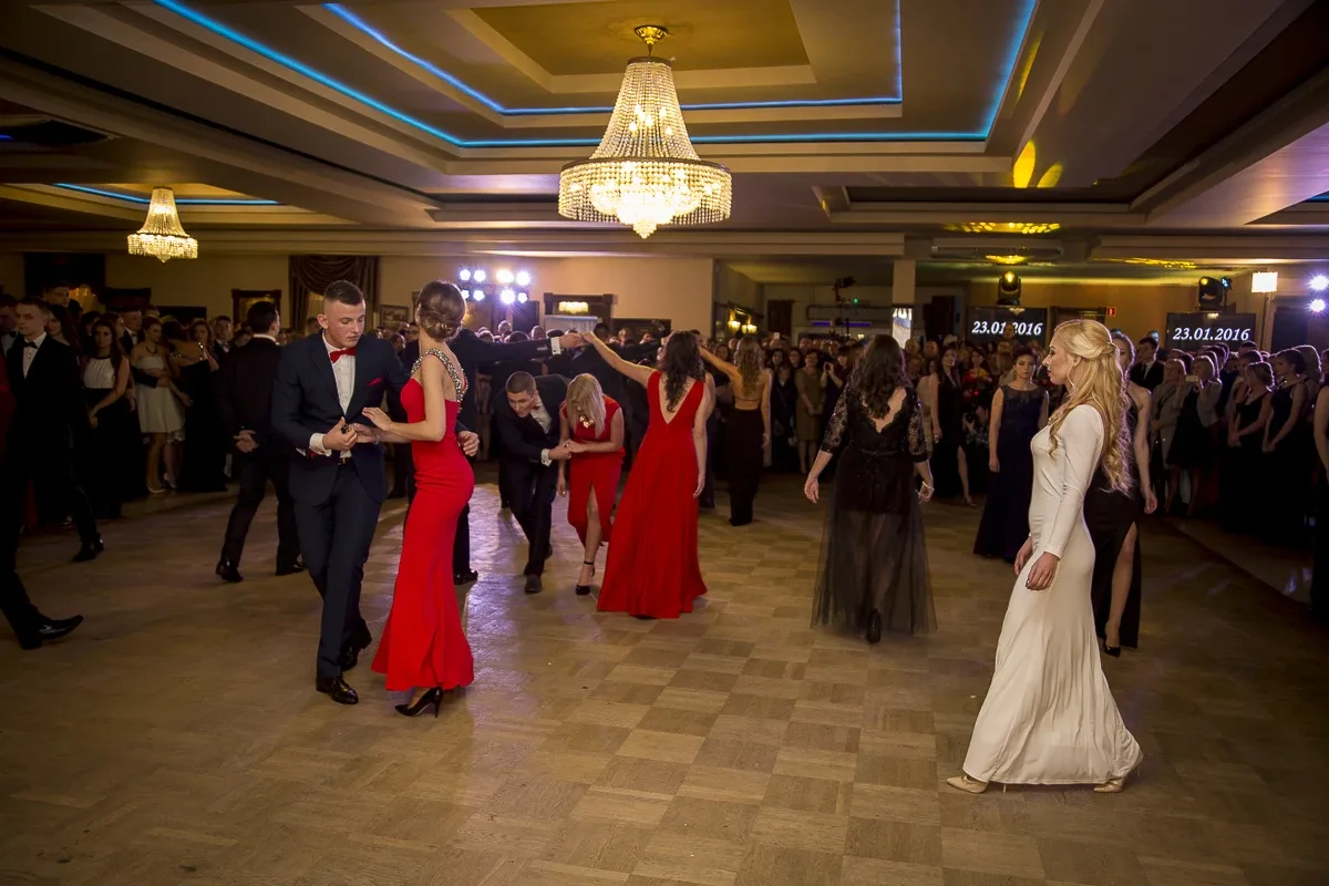 Studniówka LO im. Kopernika (zdjęcia, wideo)