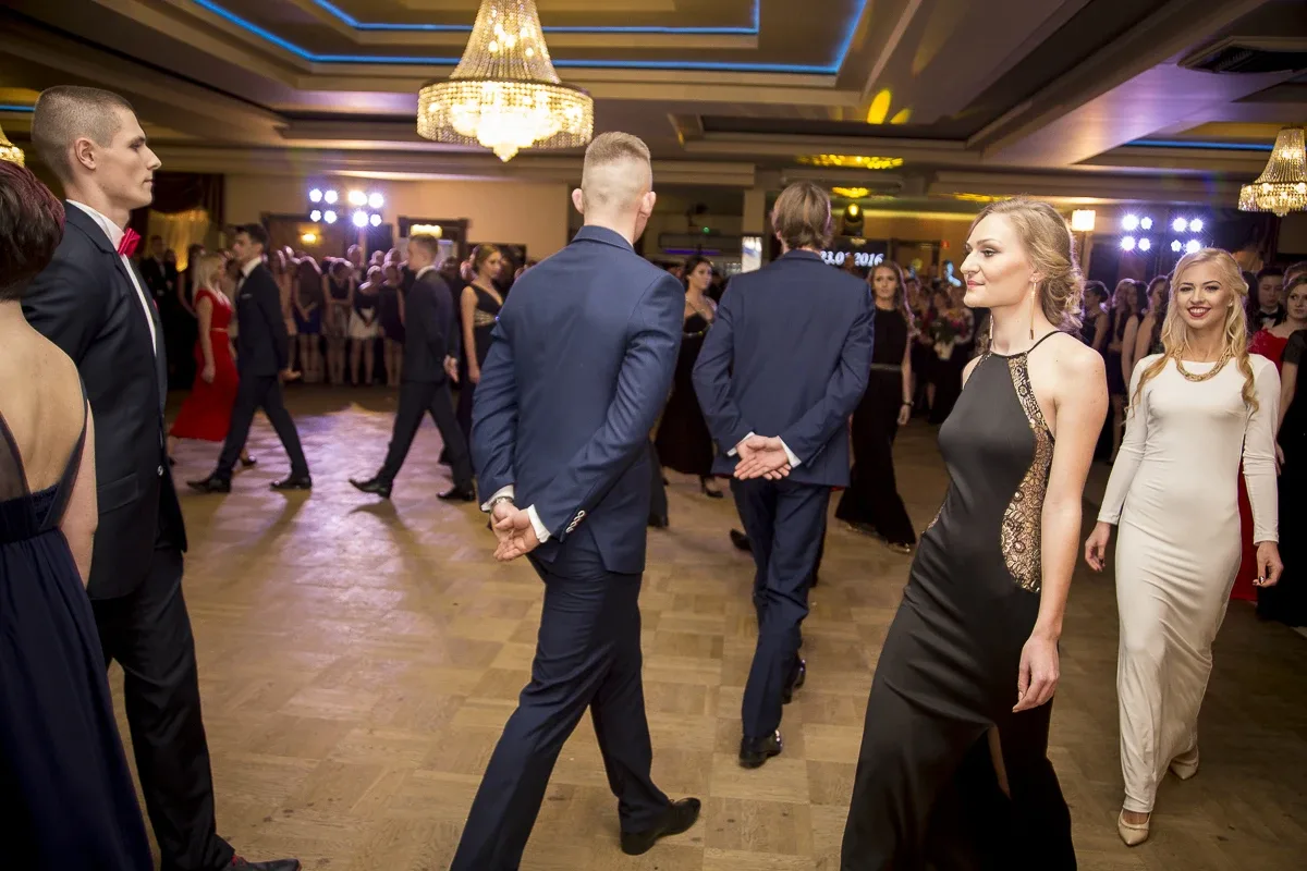 Studniówka LO im. Kopernika (zdjęcia, wideo)