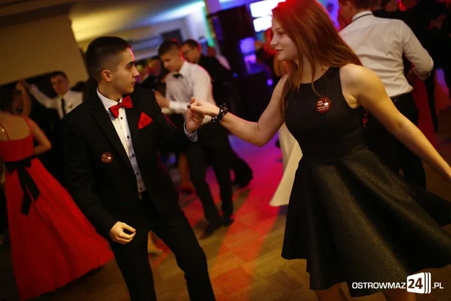 Podróż w czasie. Studniówka Kopernika 2015 (zdjęcia, wideo)