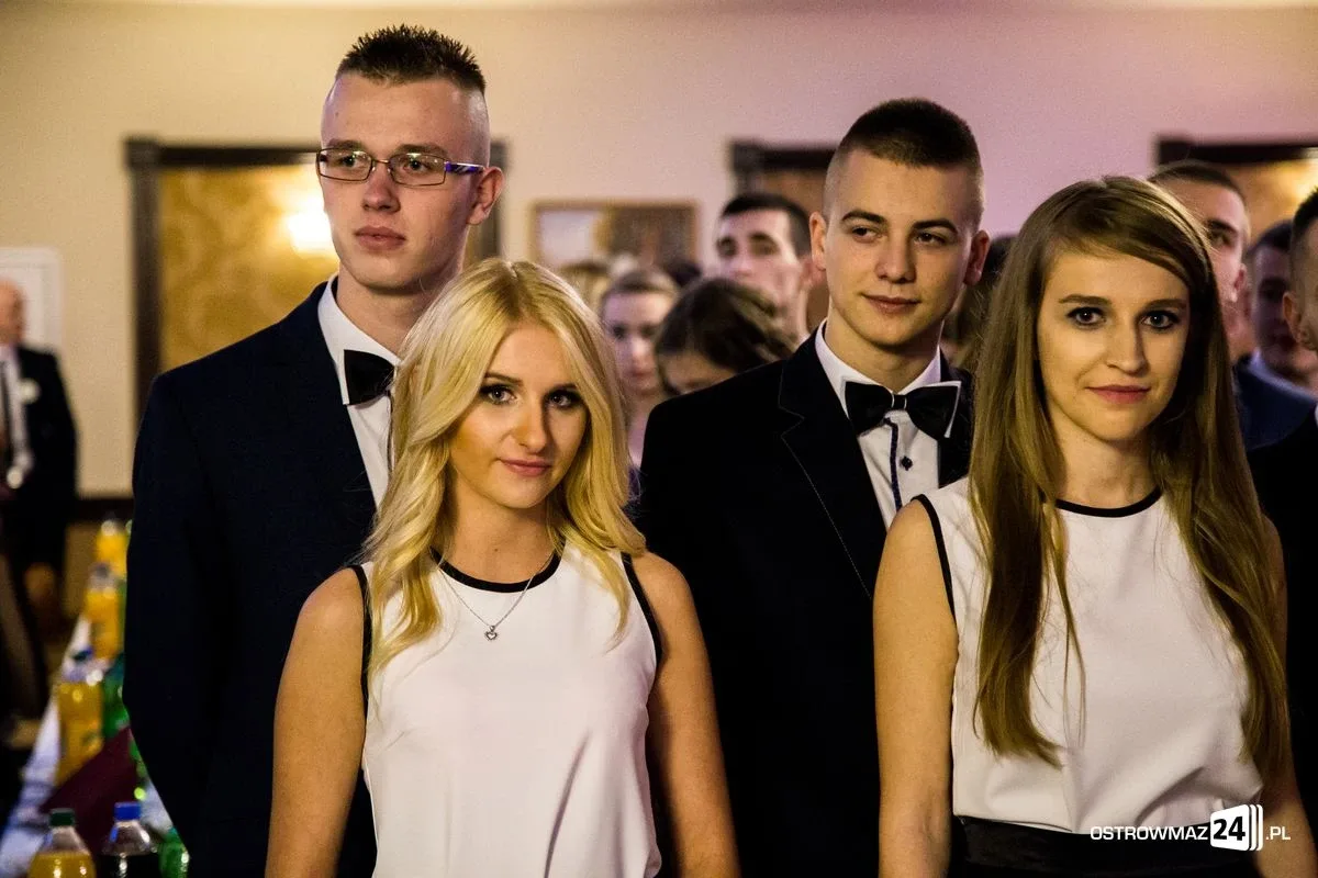 Studniówka ostrowskiego Rubinka (zdjęcia, wideo)