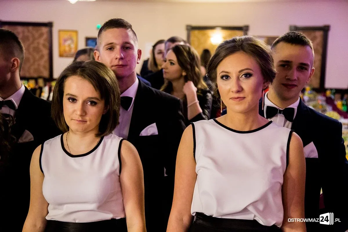 Studniówka ostrowskiego Rubinka (zdjęcia, wideo)