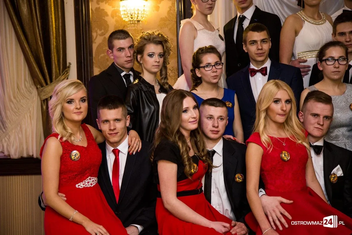 Studniówka ostrowskiego Rubinka (zdjęcia, wideo)