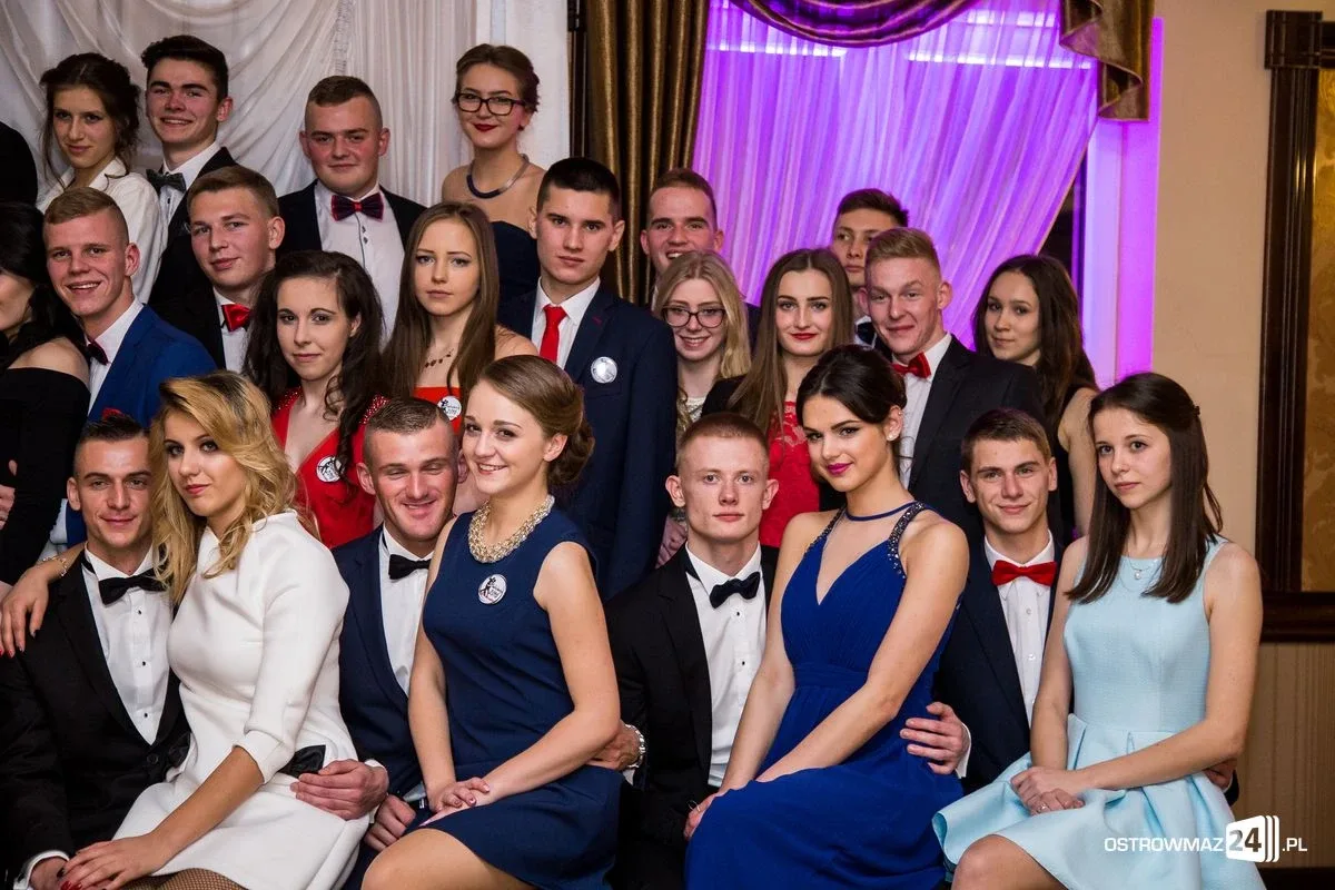 Studniówka ostrowskiego Rubinka (zdjęcia, wideo)