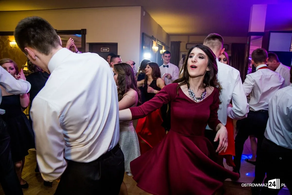 Studniówka ostrowskiego Rubinka (zdjęcia, wideo)