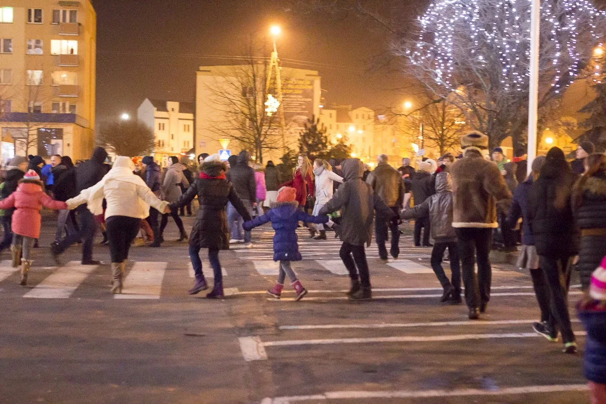 Sylwestrowa noc nad Ostrowią Mazowiecką (wideo)