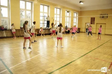 Miejska liga siatkówki dziewcząt (zdjęcia)