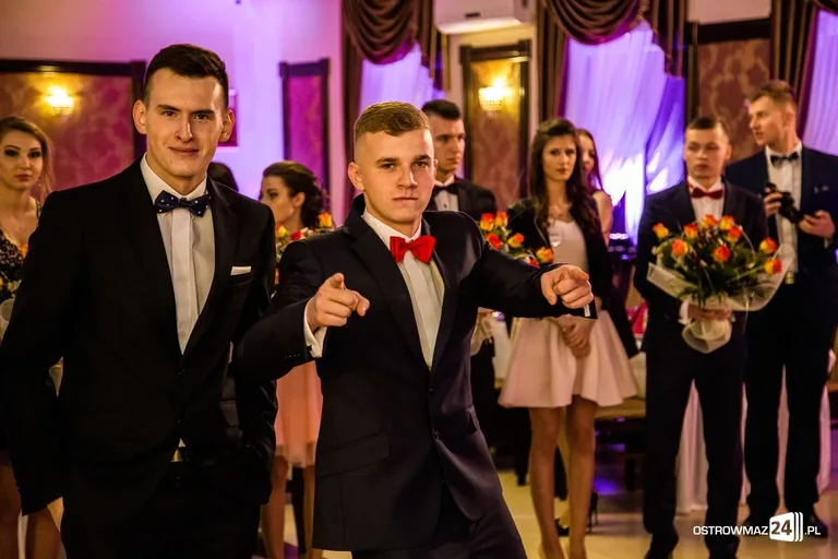 Studniówka Ekonomika 2016 - zobacz zdjęcia i wideo