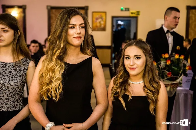 Studniówka Ekonomika 2016 - zobacz zdjęcia i wideo
