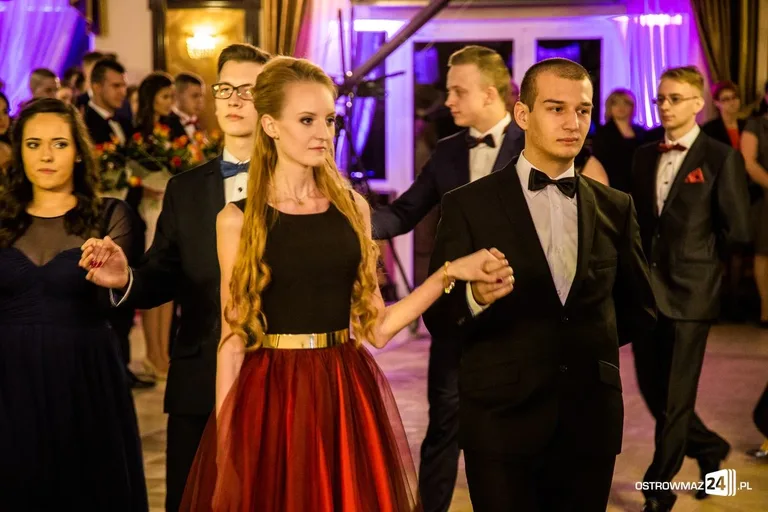 Studniówka Ekonomika 2016 - zobacz zdjęcia i wideo
