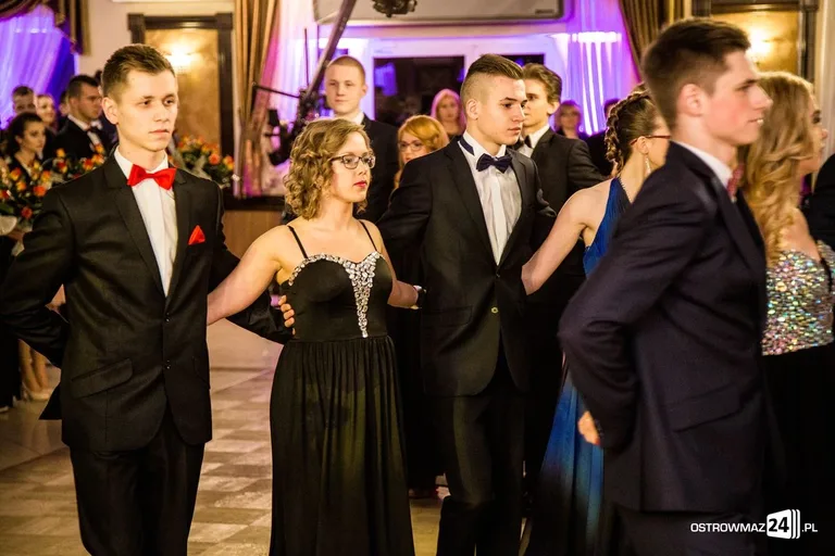 Studniówka Ekonomika 2016 - zobacz zdjęcia i wideo