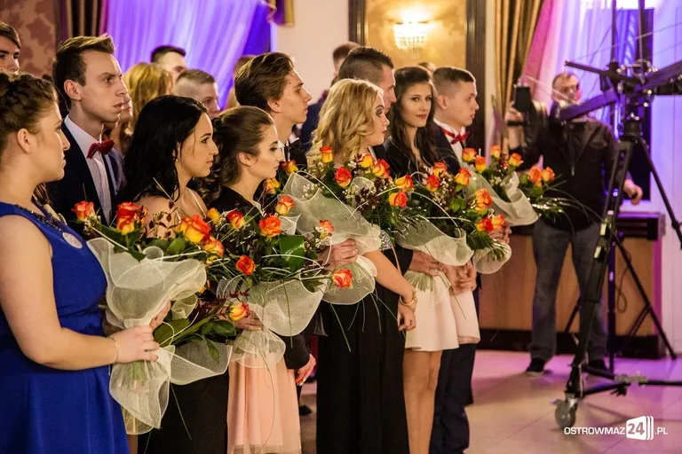 Studniówka Ekonomika 2016 - zobacz zdjęcia i wideo