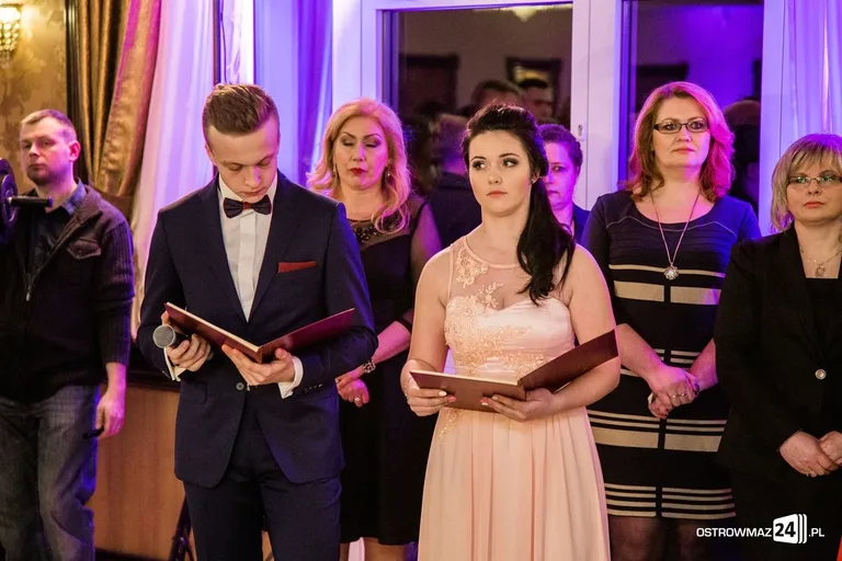 Studniówka Ekonomika 2016 - zobacz zdjęcia i wideo