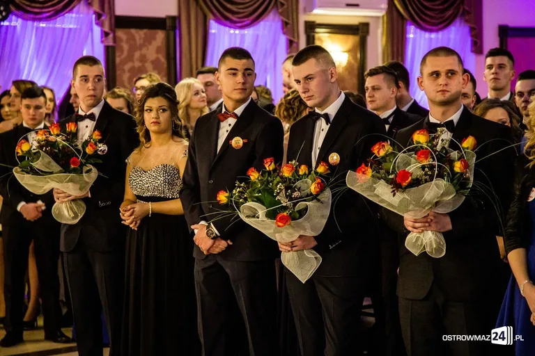 Studniówka Ekonomika 2016 - zobacz zdjęcia i wideo