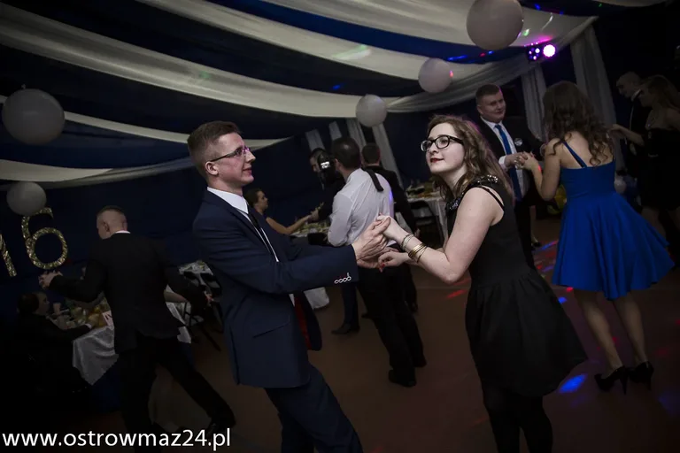 Zobacz relację ze studniówki ZS w Małkini (zdjęcia, wideo)
