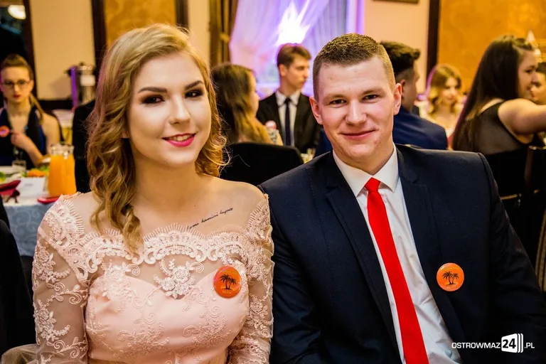 Studniówka Ekonomika 2016 - zobacz zdjęcia i wideo