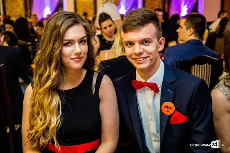 Studniówka Ekonomika 2016 - zobacz zdjęcia i wideo