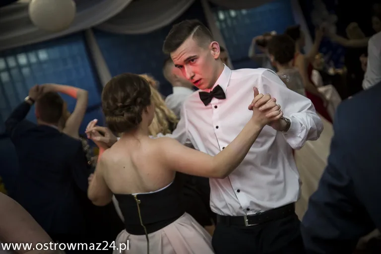 Zobacz relację ze studniówki ZS w Małkini (zdjęcia, wideo)