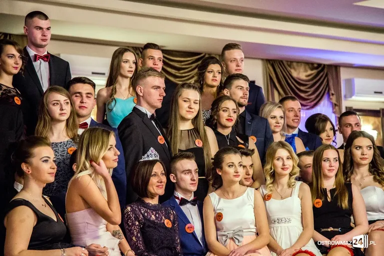 Studniówka Ekonomika 2016 - zobacz zdjęcia i wideo
