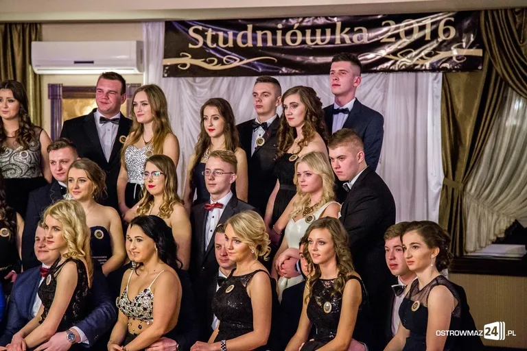 Studniówka Ekonomika 2016 - zobacz zdjęcia i wideo