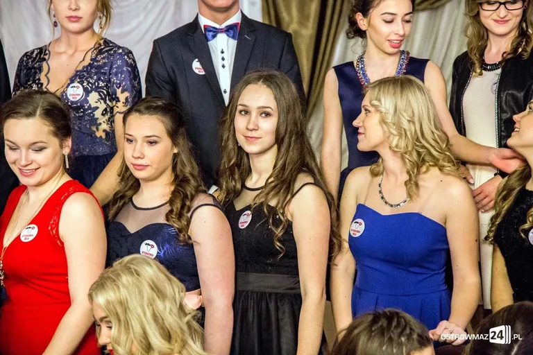 Studniówka Ekonomika 2016 - zobacz zdjęcia i wideo