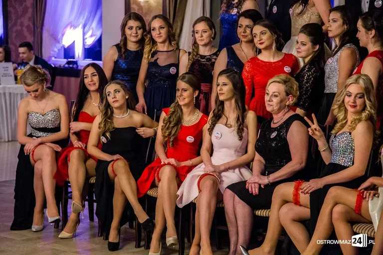 Studniówka Ekonomika 2016 - zobacz zdjęcia i wideo