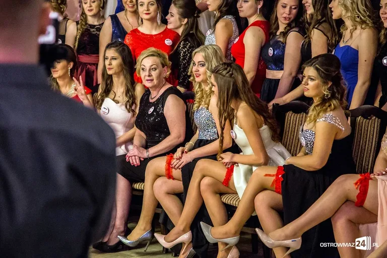 Studniówka Ekonomika 2016 - zobacz zdjęcia i wideo