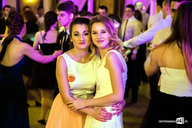 Studniówka Ekonomika 2016 - zobacz zdjęcia i wideo