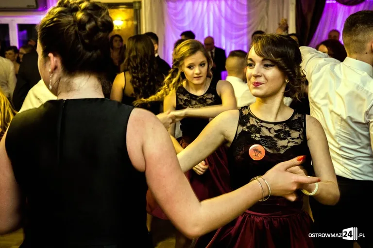 Studniówka Ekonomika 2016 - zobacz zdjęcia i wideo