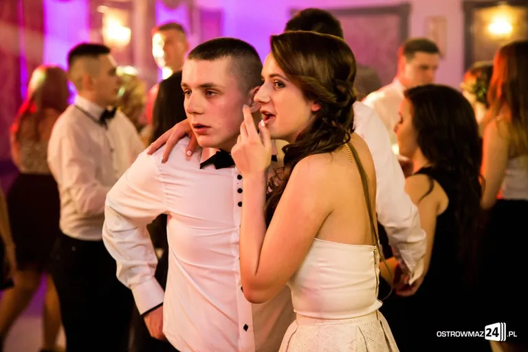 Studniówka Ekonomika 2016 - zobacz zdjęcia i wideo
