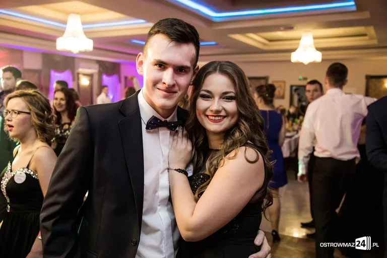 Studniówka Ekonomika 2016 - zobacz zdjęcia i wideo
