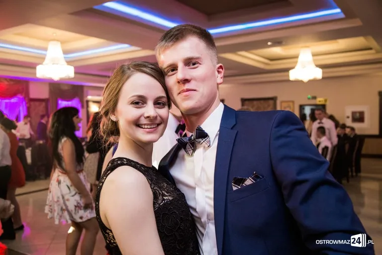 Studniówka Ekonomika 2016 - zobacz zdjęcia i wideo