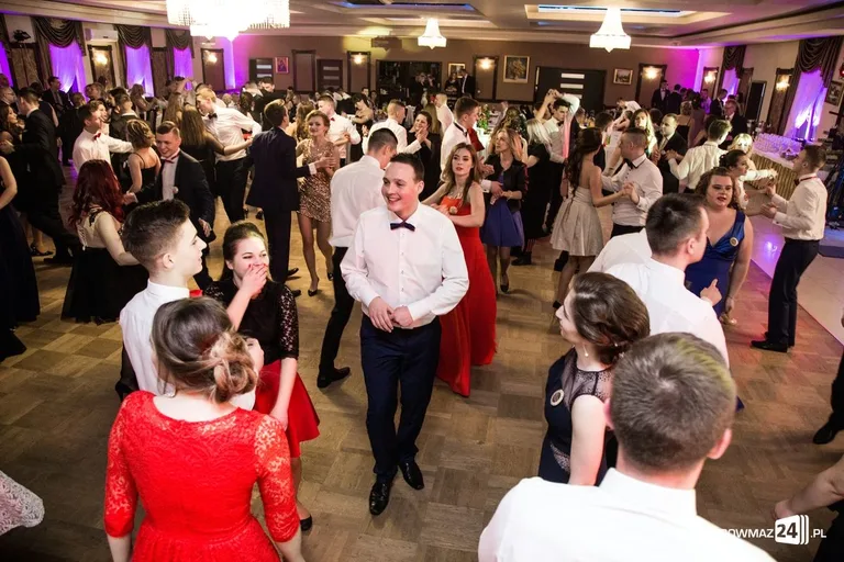 Studniówka Ekonomika 2016 - zobacz zdjęcia i wideo